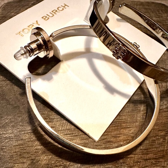 NEW Authentic Tory Burch Silver Kira Double Logo T Hoop Earrings - Picture 6 of 6